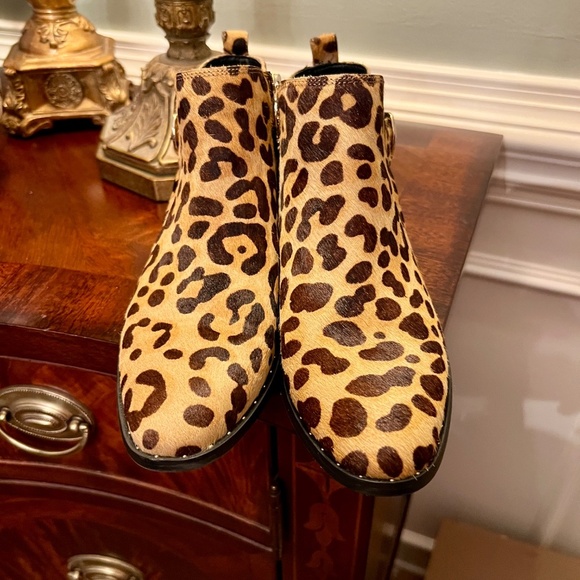 EUC Women's Steven by Steve Madden Leopard Cheetah Calf Hair Booties Size 6 M - Picture 6 of 8